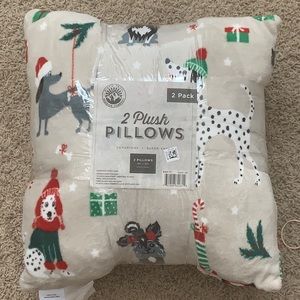 Holiday Plush Pillows 2pk